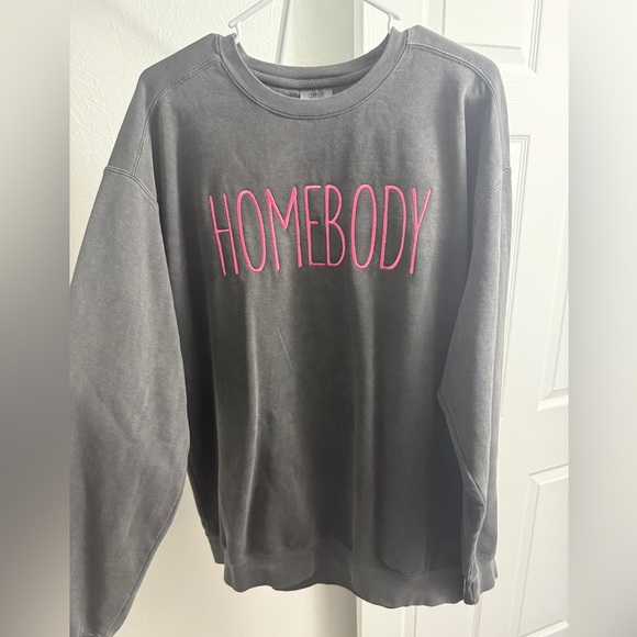 Comfort Colors pepper color Crewneck Sweater - Picture 3 of 3